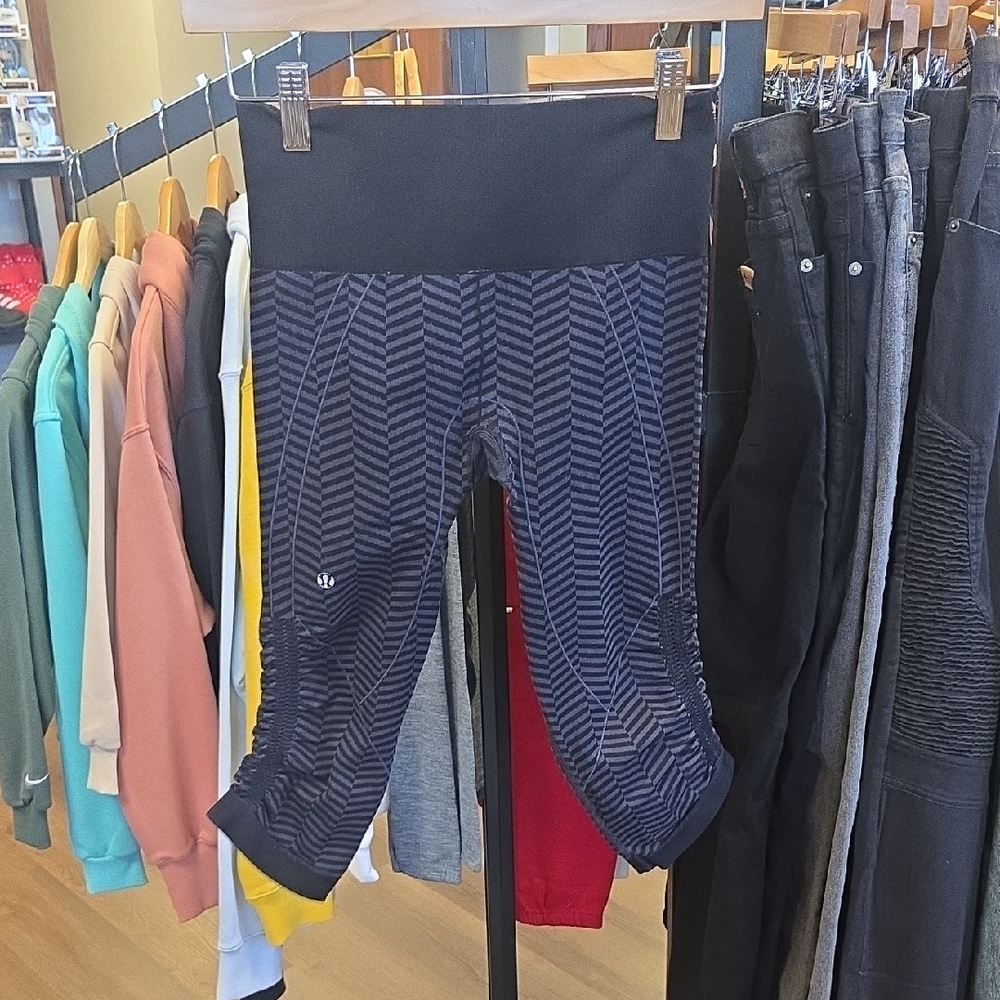 lululemon athletica Leggings - Black and Gray